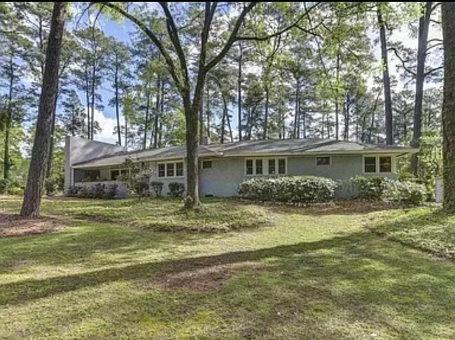 Building Photo - Stunning 4 Bed, 3 Bath in Forest Acres. RE...