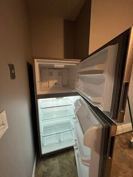 Building Photo - 89 3rd St