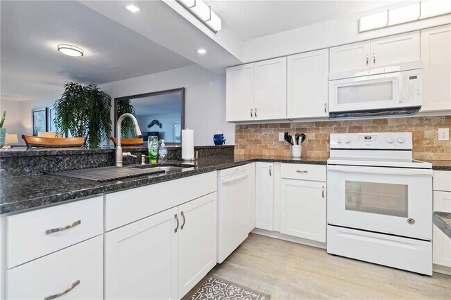 Building Photo - 3400 Ocean Beach Blvd