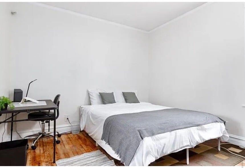 Bedroom 2 - 5021 W Belden St