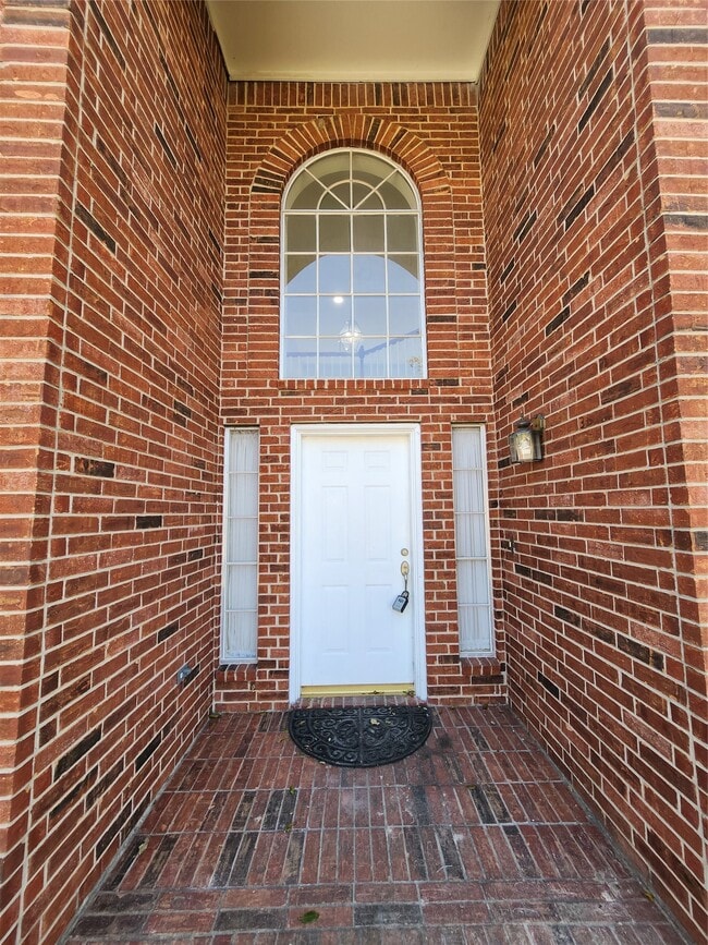 Building Photo - 14335 Berrington Dr