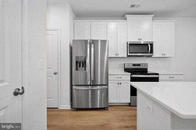 Building Photo - 2536 Neabsco Common Pl