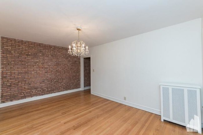 Building Photo - 2 bedroom in Chicago IL 60626