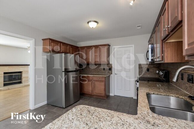 Building Photo - 8947 Chesham Dr