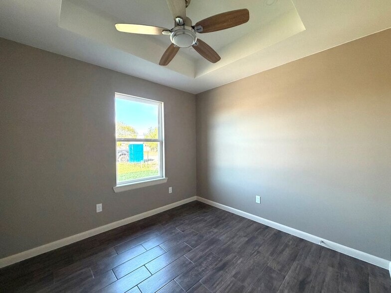 Building Photo - 3411 Elmira Ave