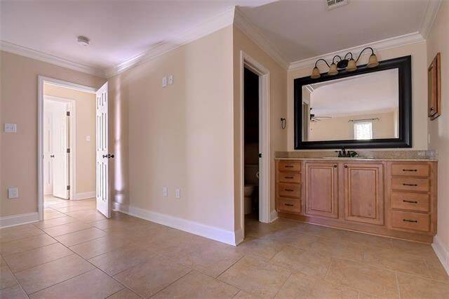 Building Photo - 117 D'Evereux Dr