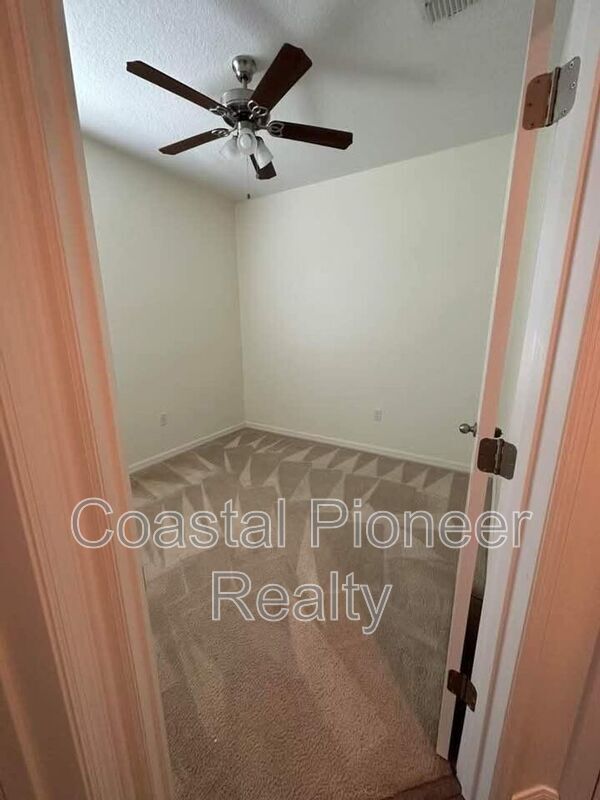 Building Photo - 30953 Water Lily Dr