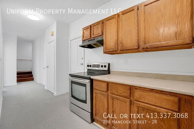 Building Photo - 296 Hancock St