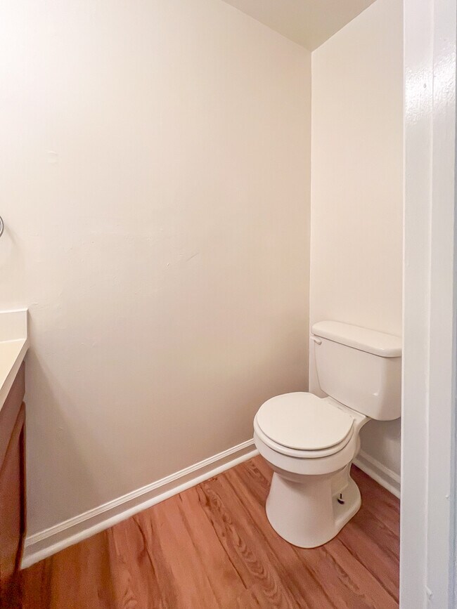 Building Photo - 32 Fox Hill Dr