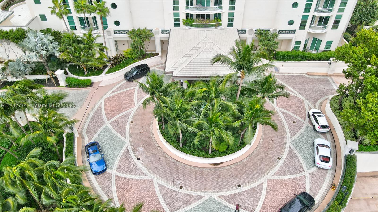 Building Photo - 16047 Collins Ave