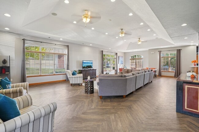 Building Photo - Retreat at Dry Creek I