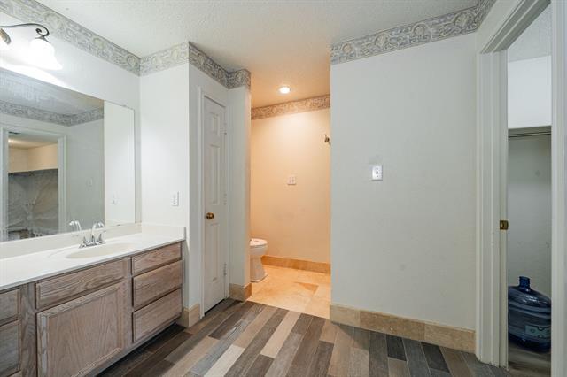 Building Photo - 2001 Barton Springs Dr