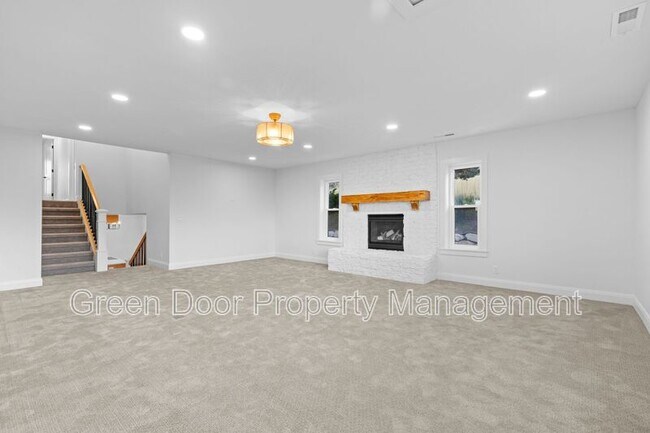 Building Photo - 2460 Dimple Dell Rd