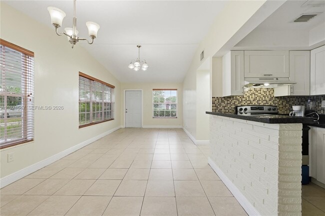 Building Photo - 1731 NW 26th Ave