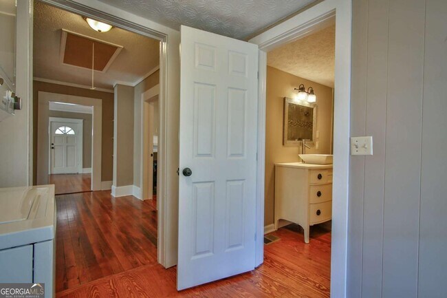 Building Photo - 239 Boulevard