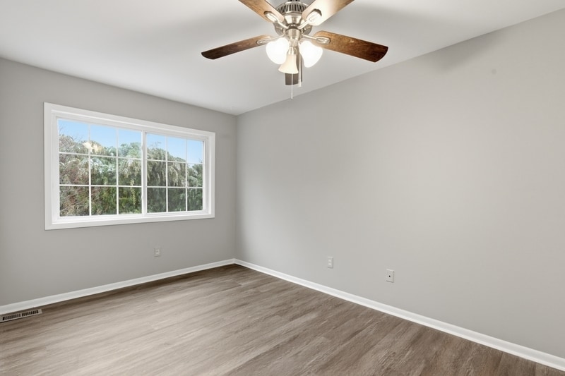 Building Photo - 8870 Pennsbury Pl