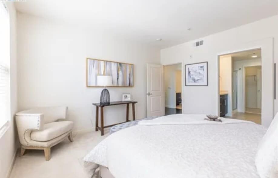 Building Photo - 4463 Hyde Cmn