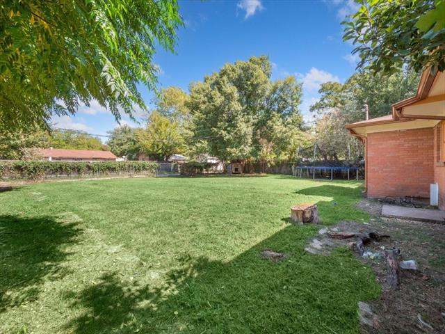 Building Photo - 403 Rolando Dr