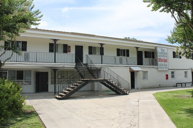 Primary Photo - 1418 Lynn Street, Unit 21