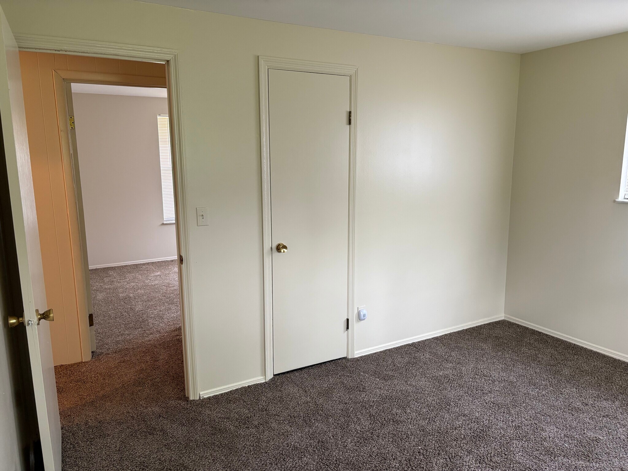 Building Photo - 7781 Sebring Dr