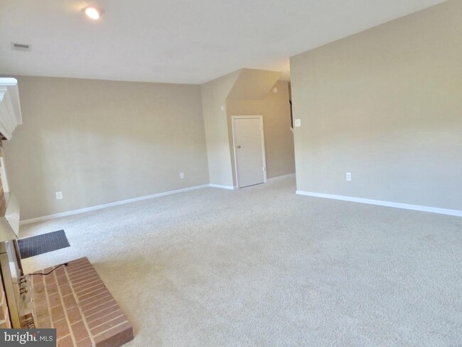 Building Photo - 10127 Ebenshire Ct