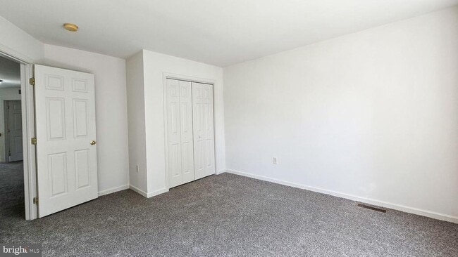 Building Photo - 1227 Cross Creek Dr