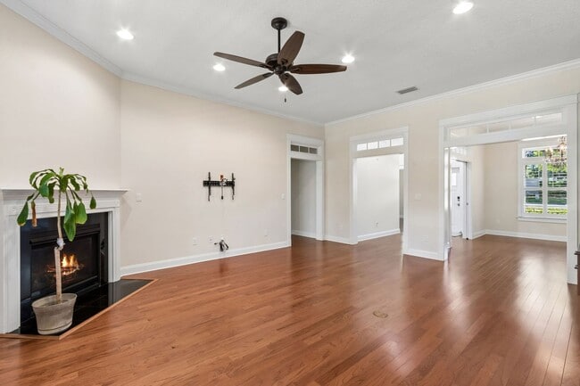 Building Photo - 4BR/3BA Home in Fernandina Beach – Great Location!