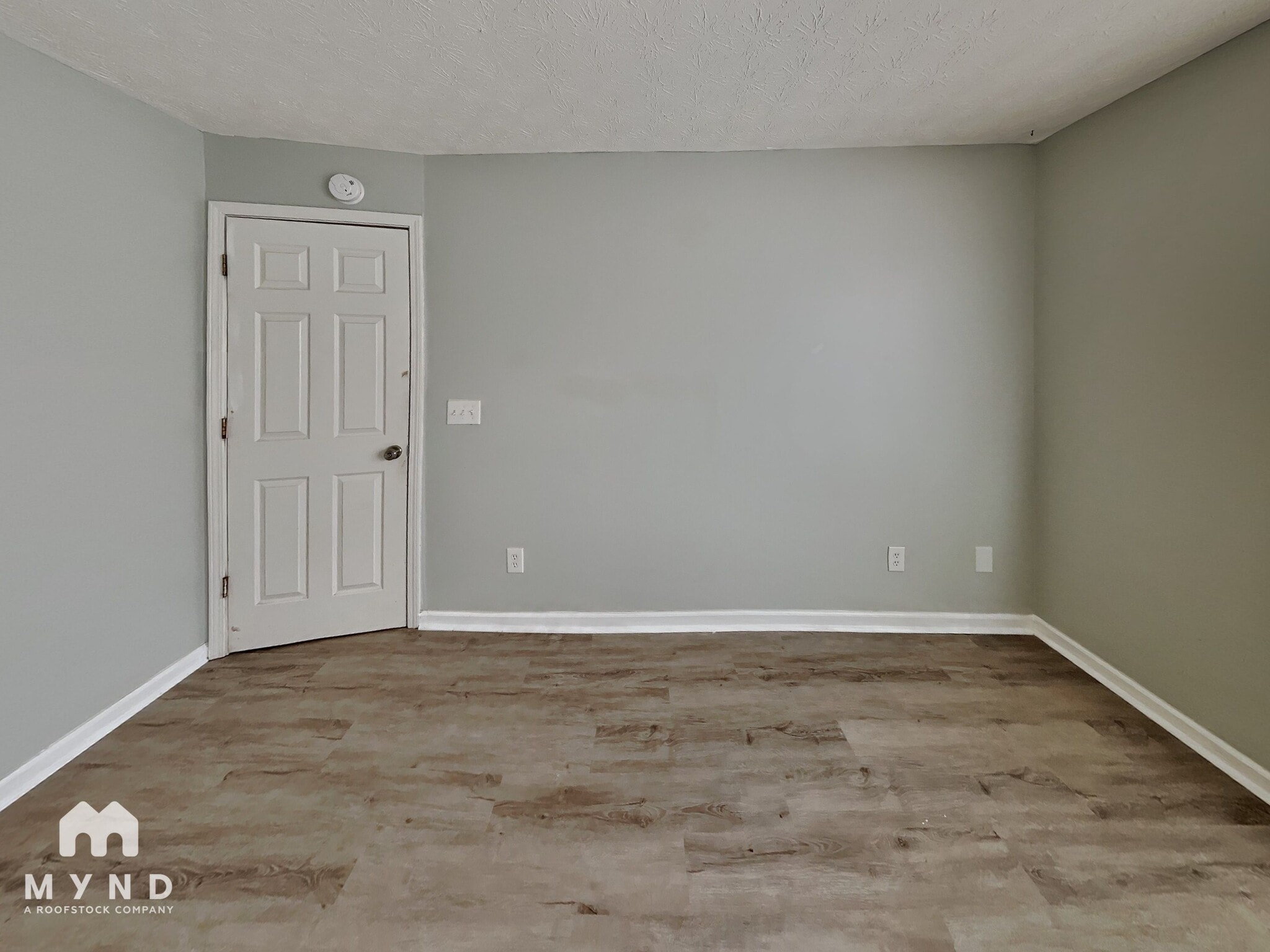 Building Photo - 45 Valley Dr