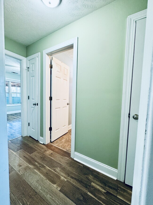 Building Photo - 932 Eaglet Cir