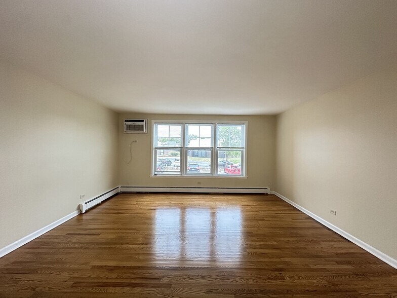 Building Photo - 630 Lincoln Ave