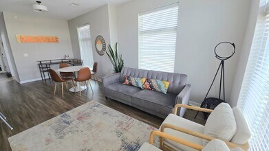 Building Photo - 1505 54th Ave N