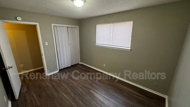 Building Photo - 3646 Rhea Ave