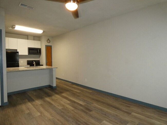 Building Photo - 501 E Burgess Rd