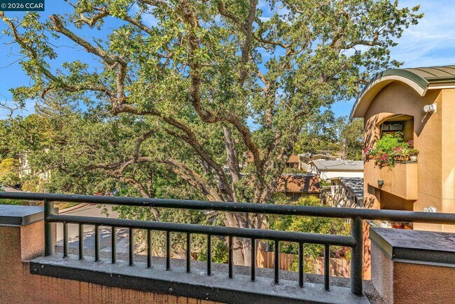 Building Photo - 1310 Creekside Dr