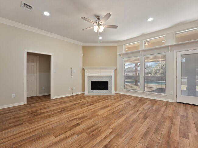 Building Photo - 6811 Singleton Rd