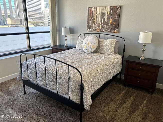 Building Photo - 450 N Arlington Ave