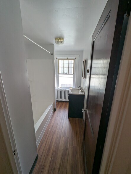 Building Photo - 463 Spruce St