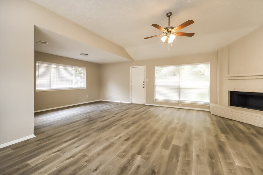 Building Photo - 21206 Waymare Ln