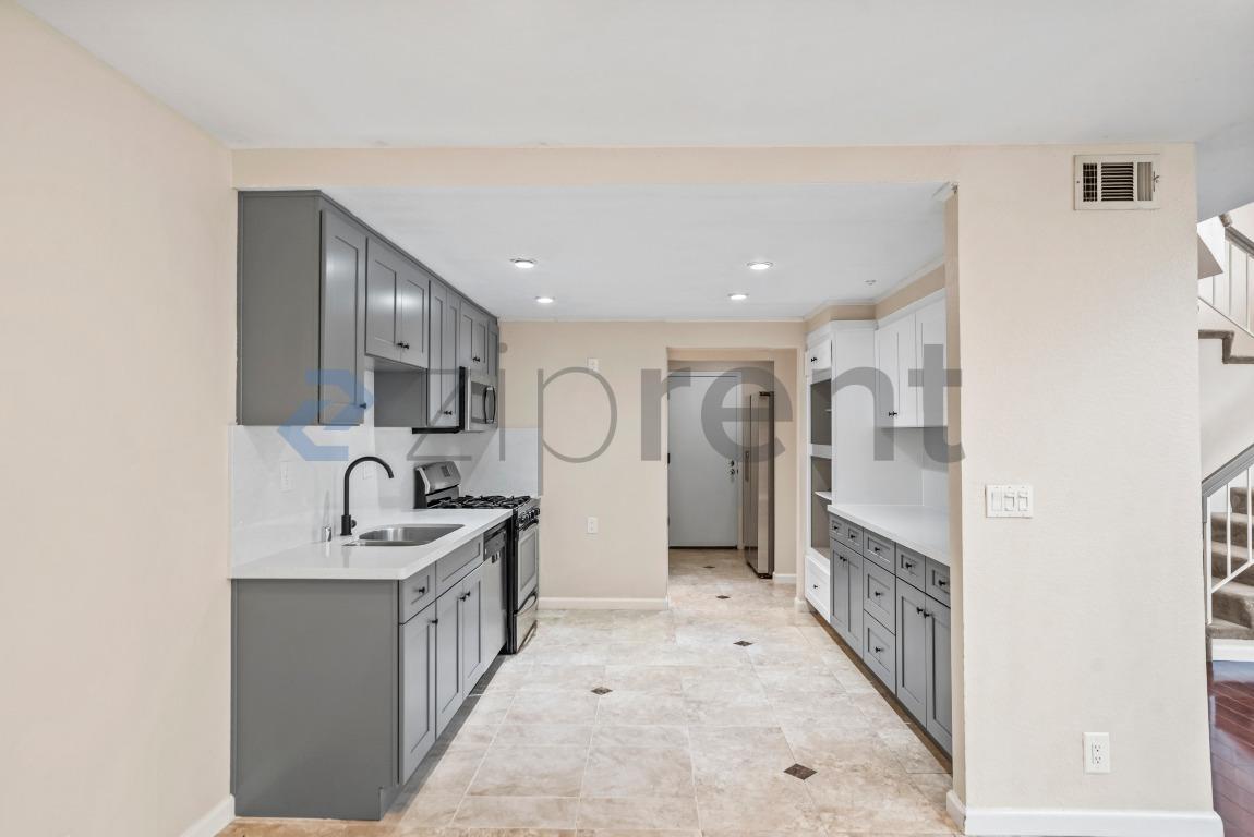 Building Photo - 5968 Show Terrace