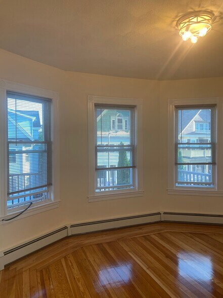 Building Photo - 9 Kerwin St