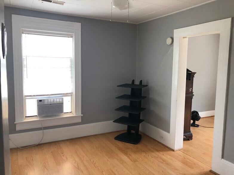 Building Photo - 258 Munford St