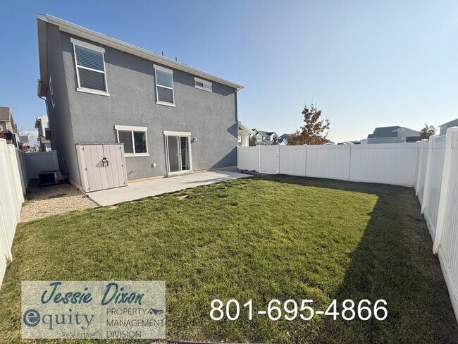 Building Photo - 1822 W Parkview Dr