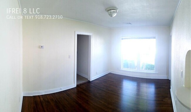 Building Photo - 2865 E Admiral Pl