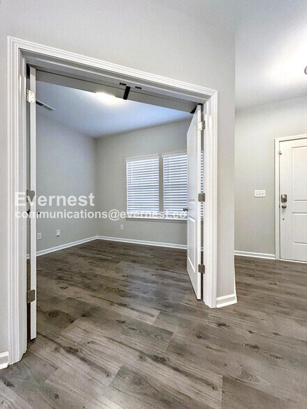 Building Photo - 2031 Darby View Ln