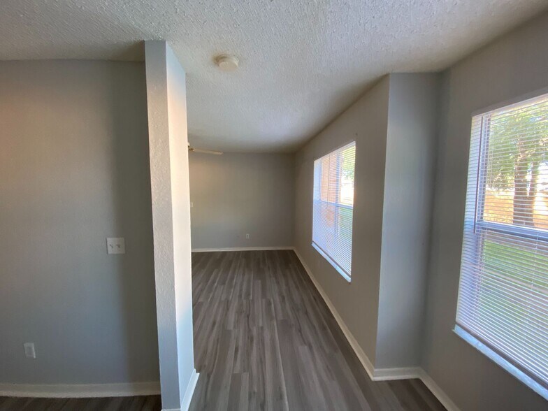 Building Photo - 5701 Gatlin Ave