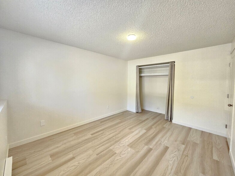 Building Photo - 2309 E 29th Ave