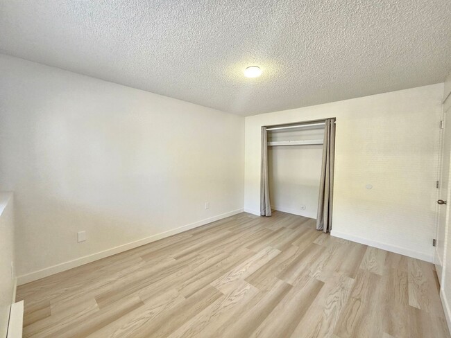 Building Photo - 2309 E 29th Ave