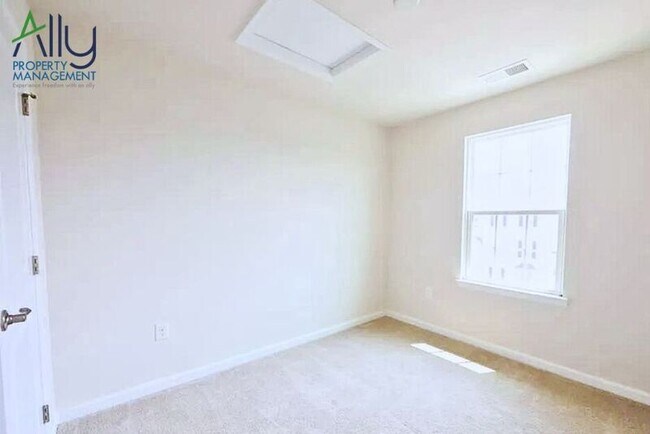 Building Photo - 2424 Pocoson Wood Ct