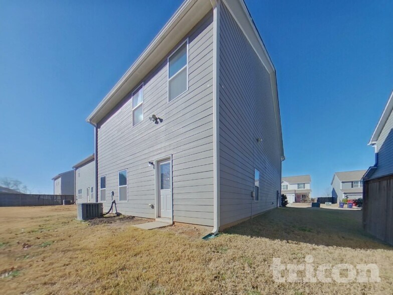 Building Photo - 3542 Falconwood Dr