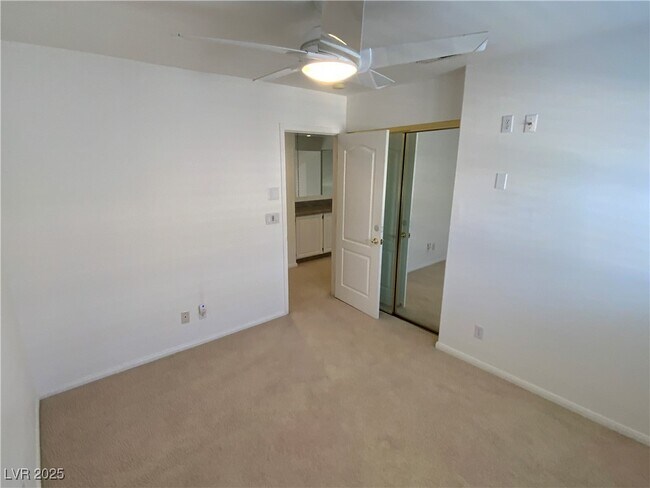Building Photo - 3030 Cooper Creek Dr